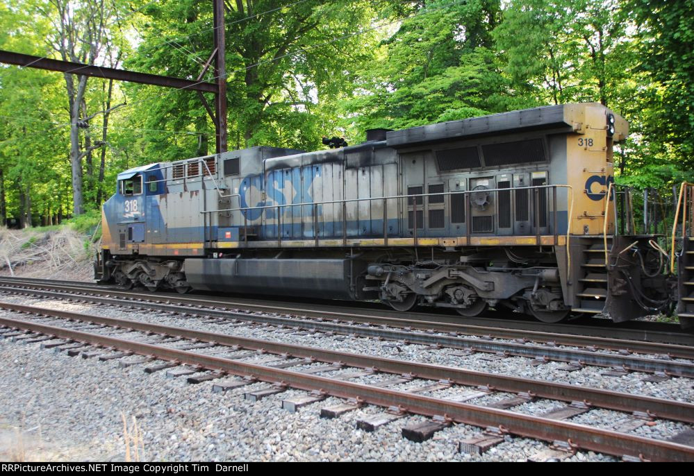 CSX 318 on M404